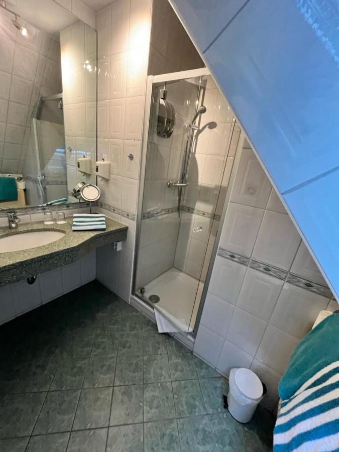 Hotel Am Elisabethufer Jever Extérieur photo