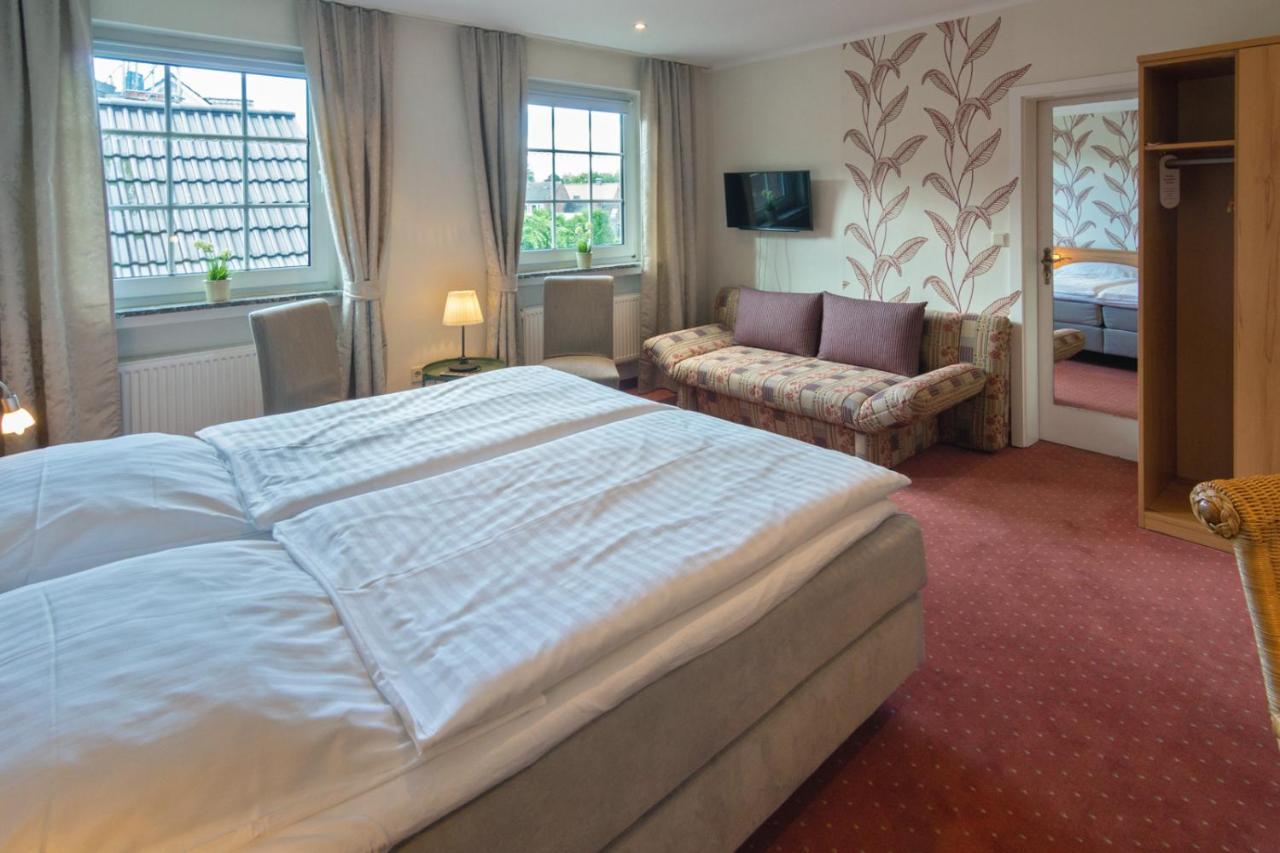 Hotel Am Elisabethufer Jever Extérieur photo