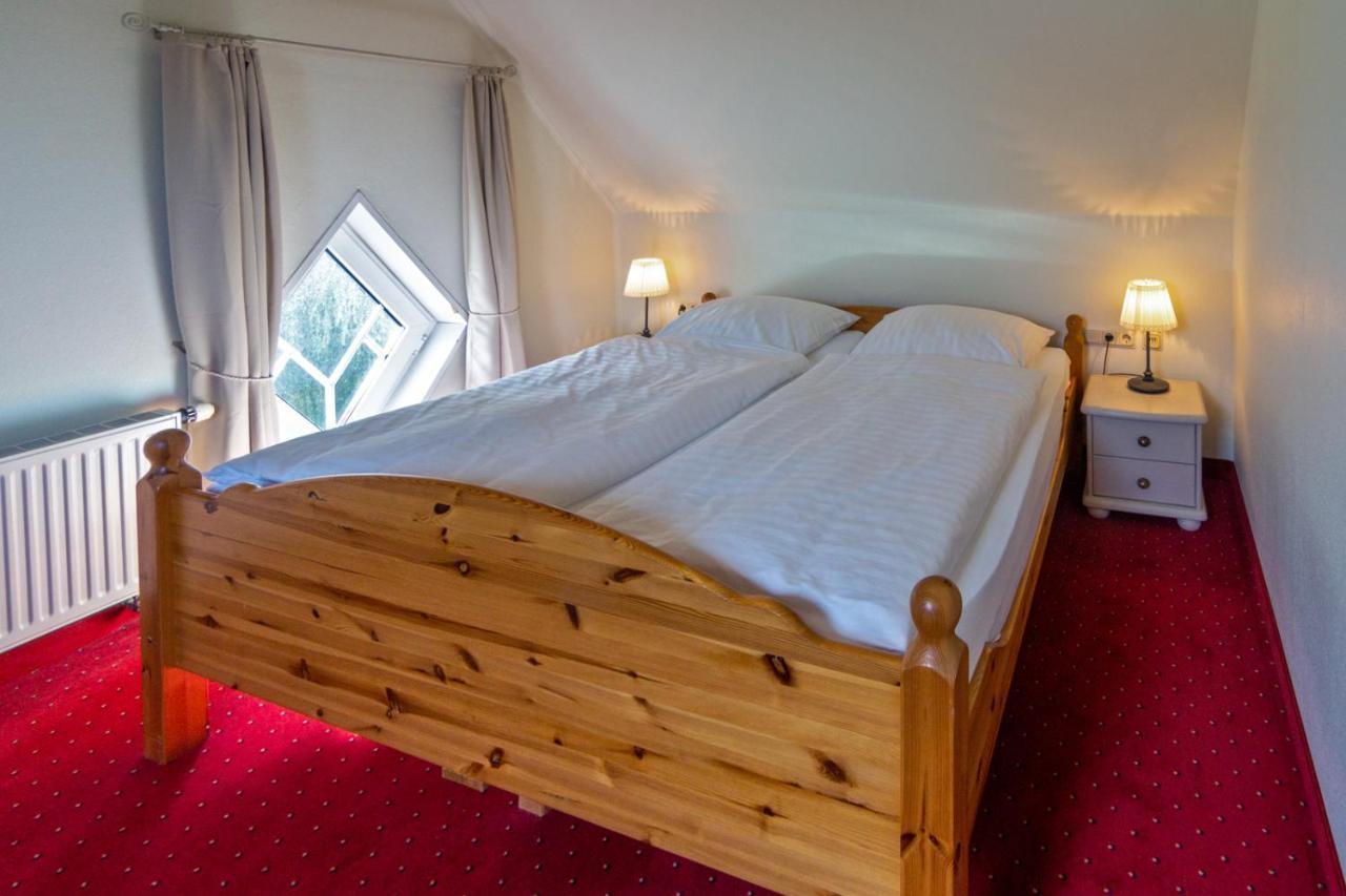 Hotel Am Elisabethufer Jever Extérieur photo