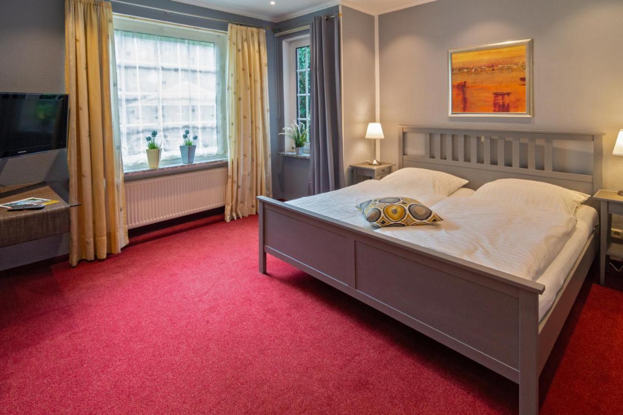 Hotel Am Elisabethufer Jever Extérieur photo